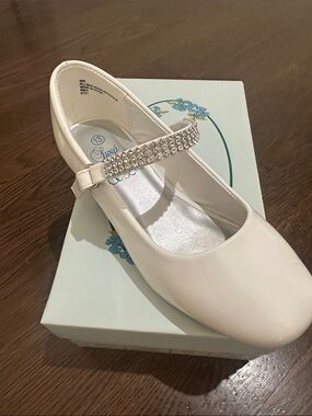 Swea Pea & Lilli Mia white shoes with rhinestones. Size 13 like new